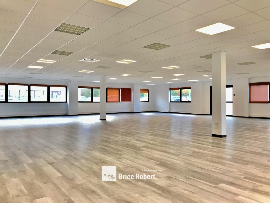 284 Allée Alexandre Borodine, Saint-Priest for lease Interior Photo- Image 1 of 8