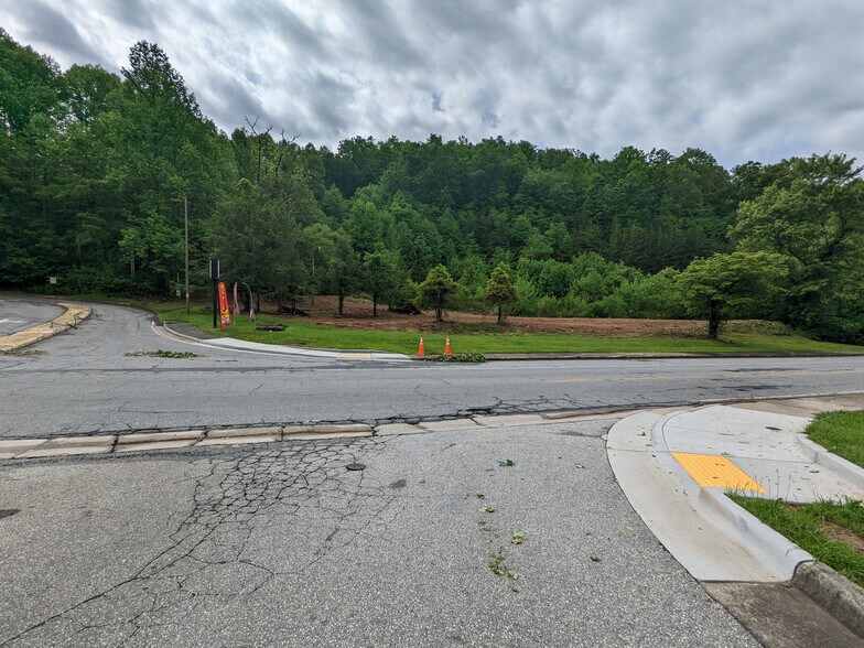 00 Grindstaff Cove Rd, Sylva, NC à vendre - Photo du bâtiment - Image 3 de 8