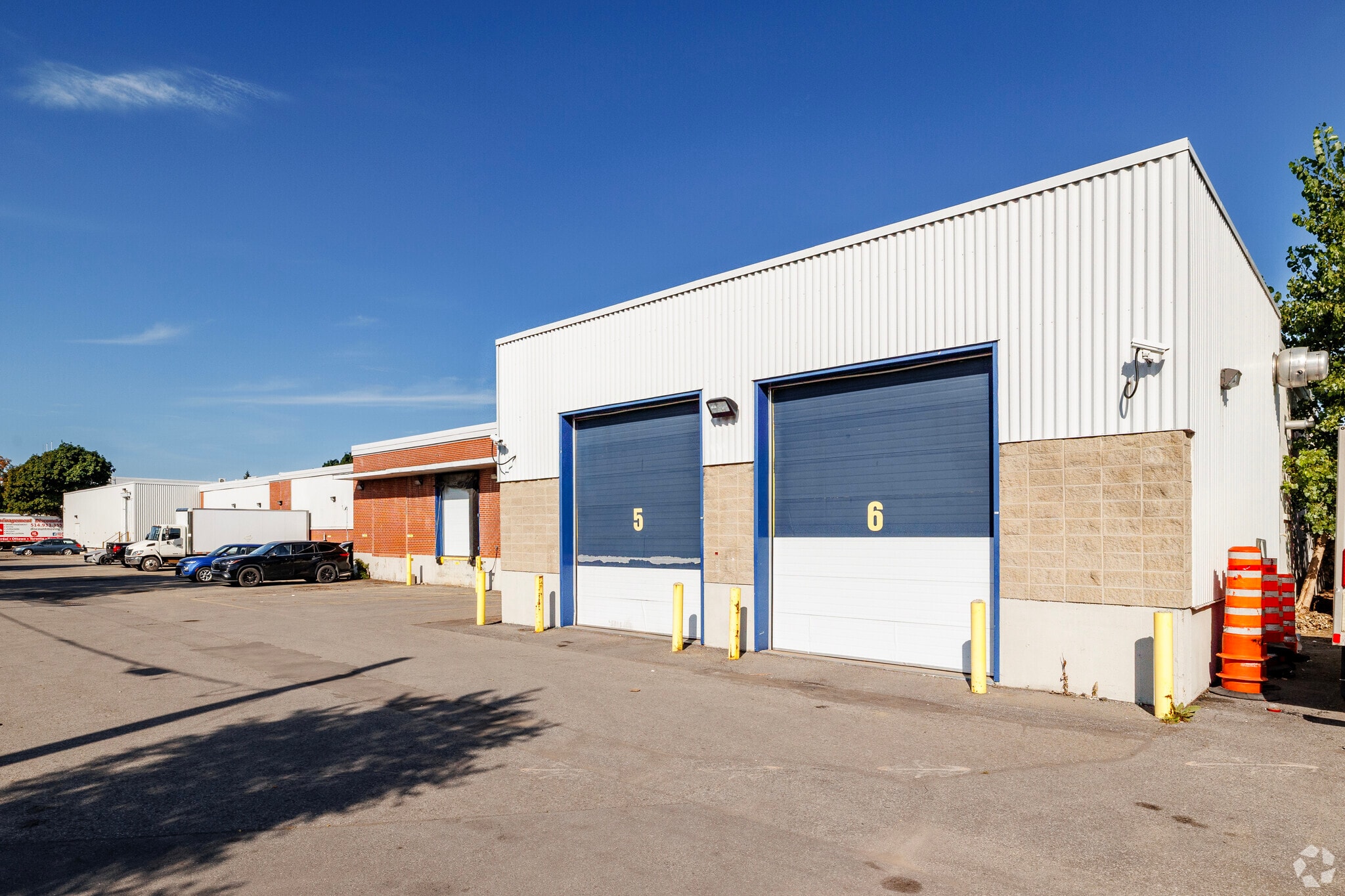2707 Av Dollard, Montréal, QC for lease Primary Photo- Image 1 of 4