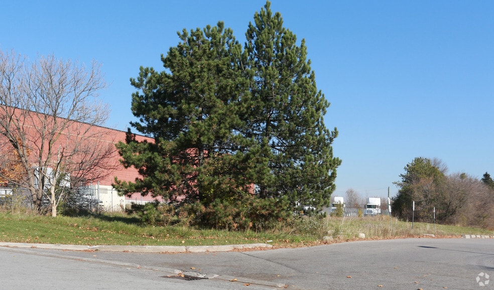 1999 Forbes St, Whitby, ON for lease - Building Photo - Image 3 of 5