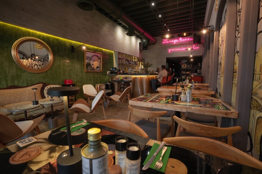 1652 SW 8th St, Miami, FL à vendre - Photo du bâtiment - Image 2 de 26