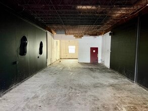 702 W University Ave, Gainesville, FL for lease Interior Photo- Image 2 of 2