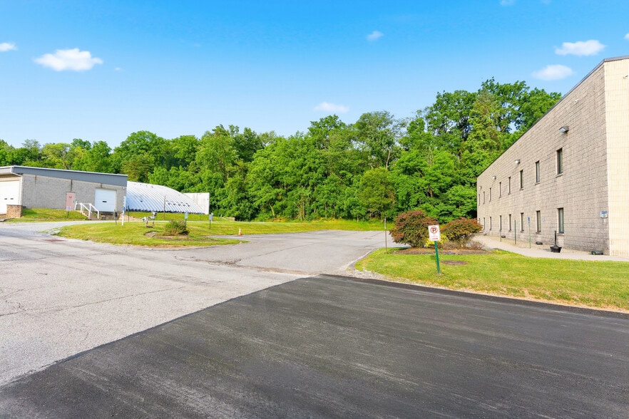 111 Terence Dr, Pittsburgh, PA for sale - Building Photo - Image 3 of 57