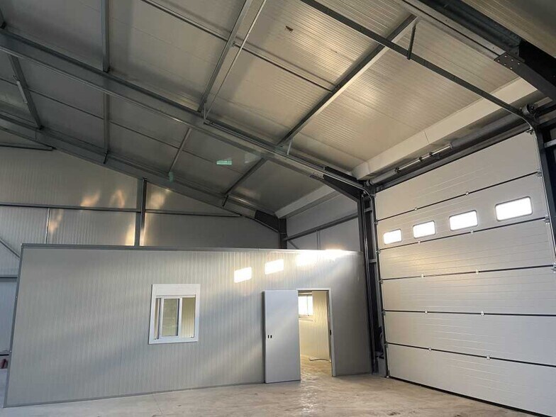 Route Nationale 20, Cercottes for lease - Interior Photo - Image 2 of 9