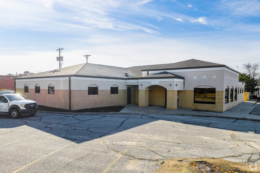 2535 E Lincoln St, Wichita, KS for sale - Primary Photo - Image 1 of 20