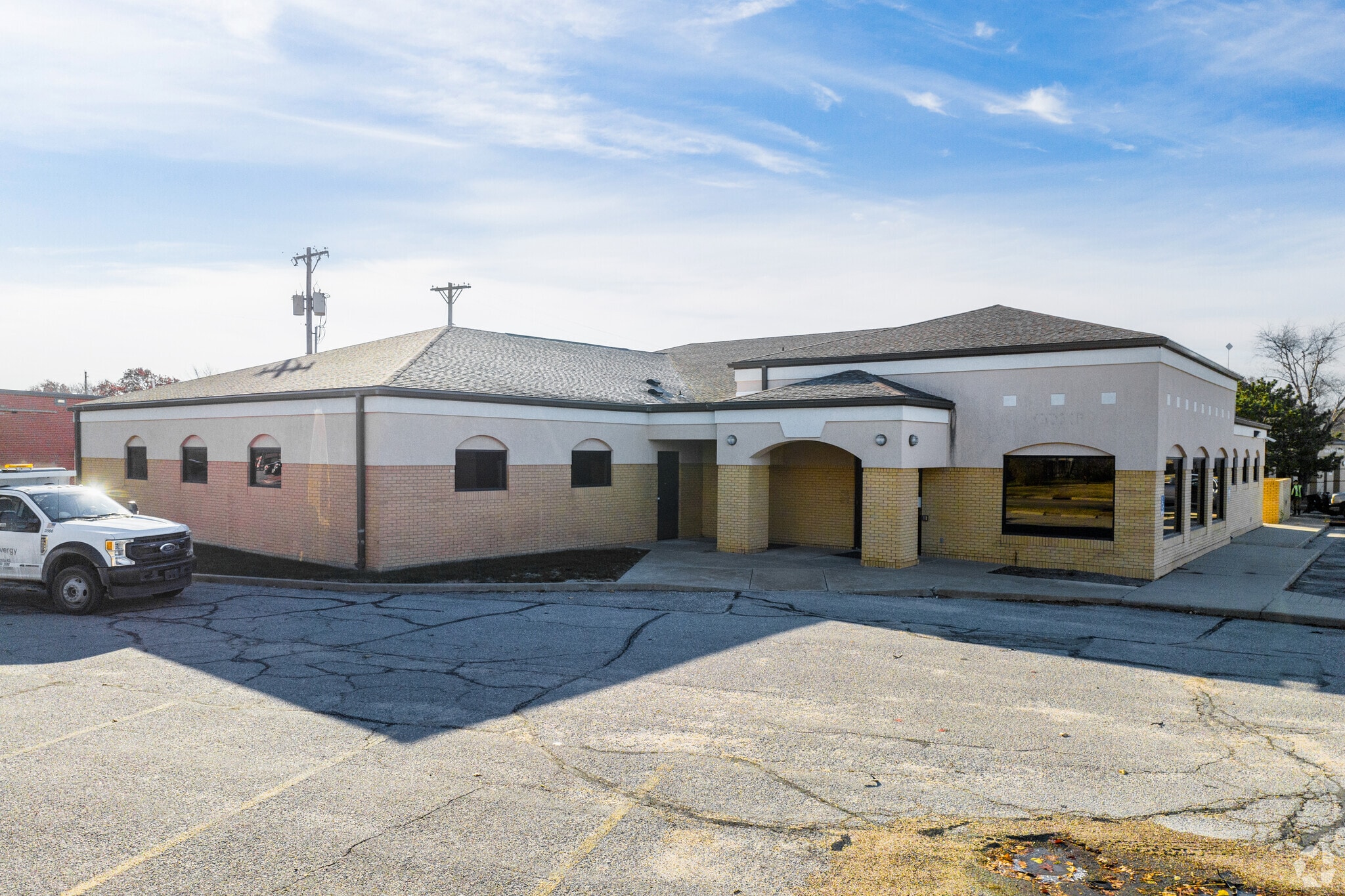 2535 E Lincoln St, Wichita, KS for sale Primary Photo- Image 1 of 21