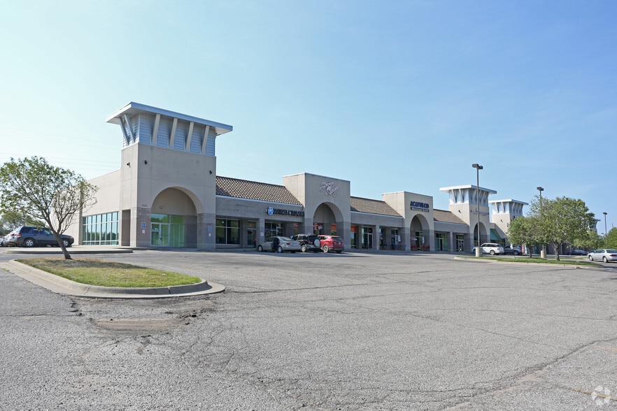 1520 Wakarusa Dr, Lawrence, KS for lease - Primary Photo - Image 1 of 4