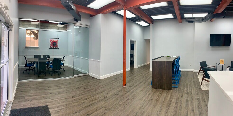 609 E Jackson St, Tampa, FL à louer - Photo du bâtiment - Image 2 de 12