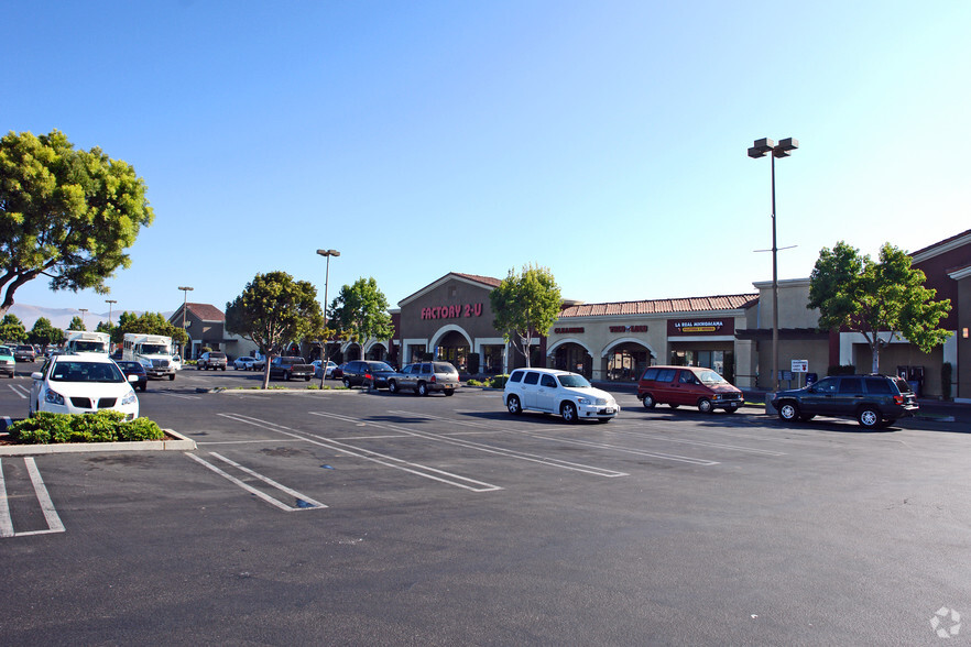 1818-1876 N Broadway, Santa Maria, CA for sale - Primary Photo - Image 1 of 1