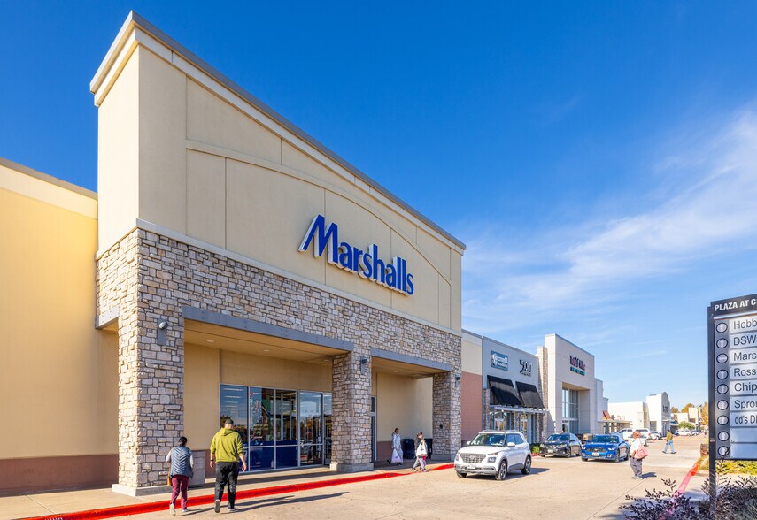 304-386 N Highway 67 Dr, Cedar Hill, TX for lease - Building Photo - Image 2 of 7