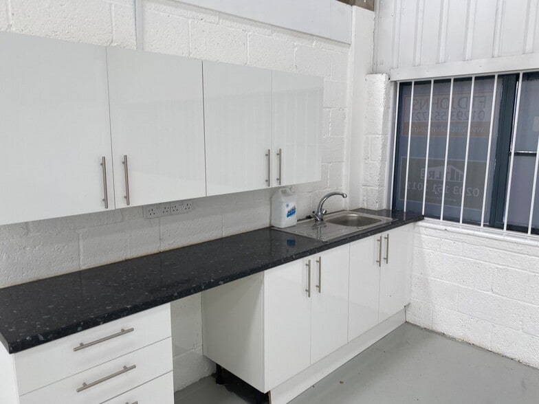 Cobham Way, Crawley for lease - Interior Photo - Image 3 of 8