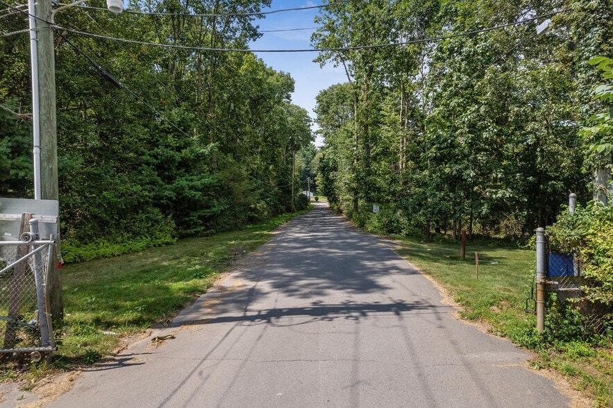 555 Country Club Rd, Dallas, PA à louer - Photo du bâtiment - Image 3 de 23