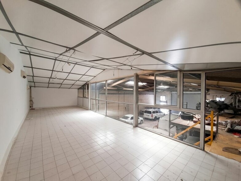 Industrial in Nice for sale - Building Photo - Image 3 of 7