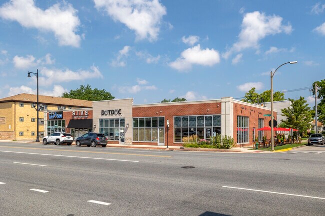 Plus de détails pour 7501-7507 W Roosevelt Rd, Forest Park, IL - Commerce de détail à vendre