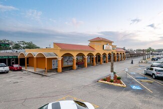 Plus de détails pour 2120-2314 N Alexander Dr, Baytown, TX - Commerce de détail à louer