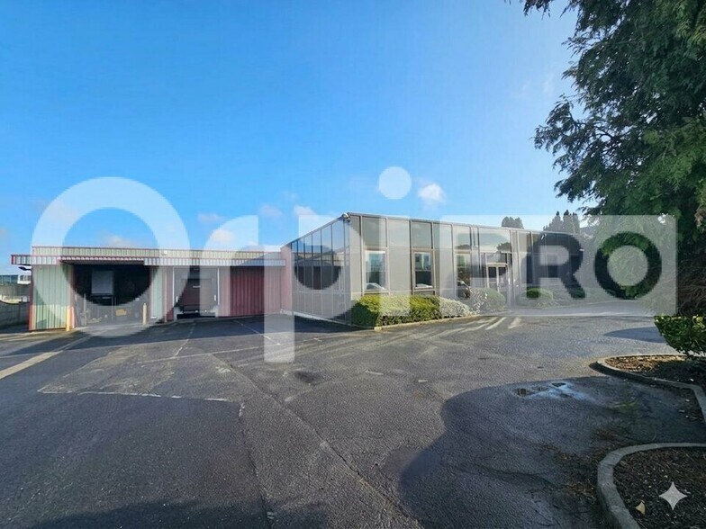 Flex in Coulommiers for sale - Building Photo - Image 1 of 4