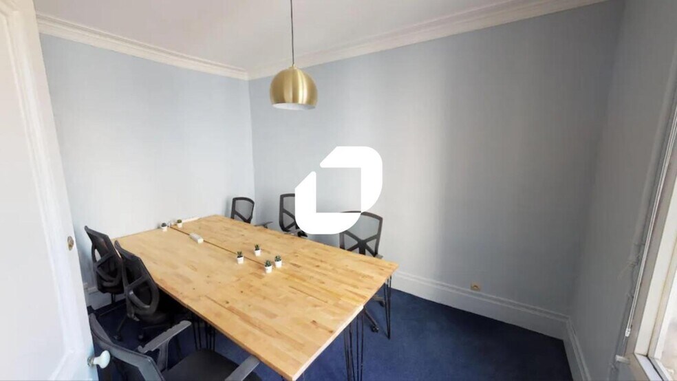 11-13 Rue Martel, Paris for lease - Interior Photo - Image 3 of 6