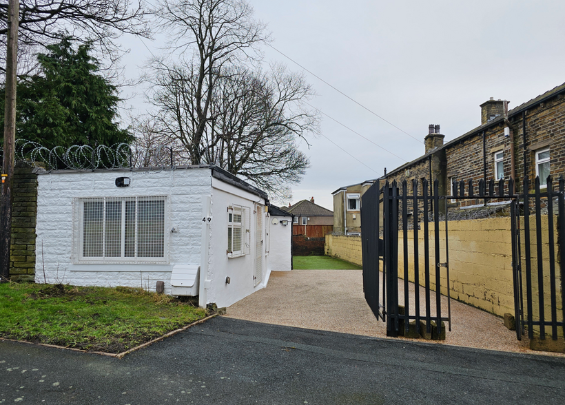 49 Griffe Rd, Bradford for sale - Building Photo - Image 1 of 3