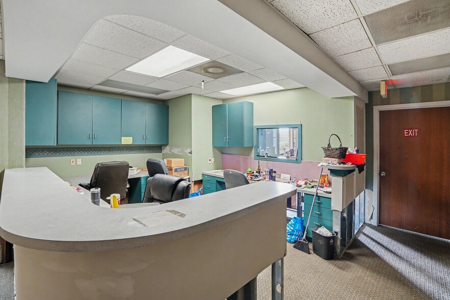 13010 White Ave, Grandview, MO for lease - Building Photo - Image 2 of 13