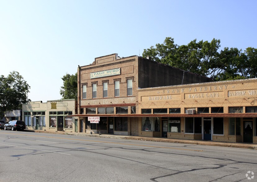 6321 Commerce St, Wallis, TX à louer - Photo du bâtiment - Image 2 de 21