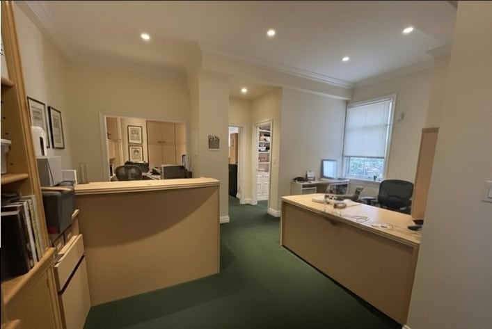 302-318 E 79th St, New York, NY 10075 - Unité 1B -  - Photo intérieure - Image 1 of 4