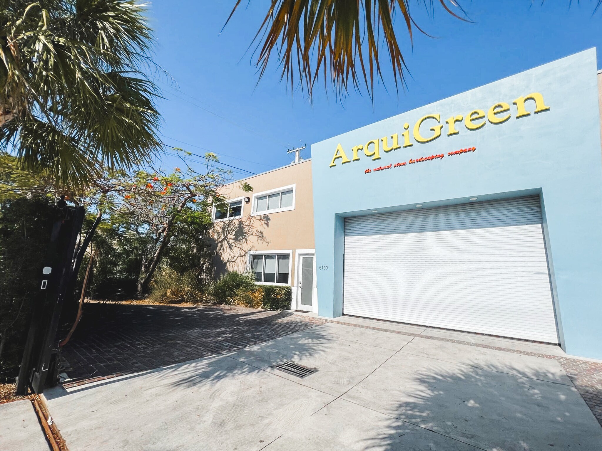 6130 NE 4th Ct, Miami, FL à vendre Photo du bâtiment- Image 1 de 30