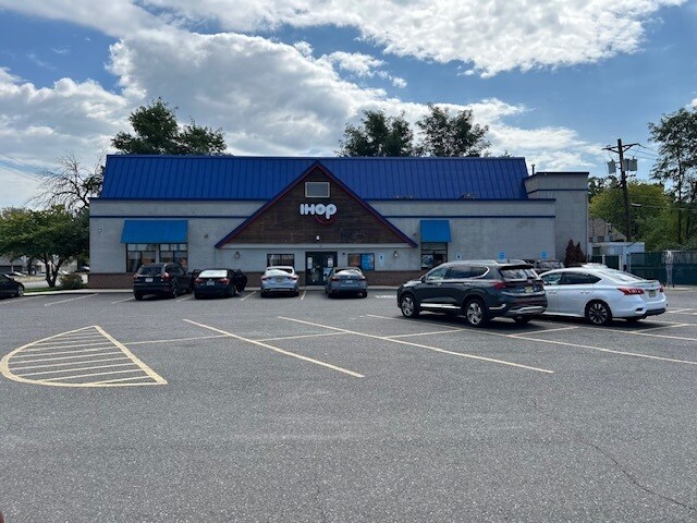 785 Parkway Ave, Trenton, NJ à louer - Photo du bâtiment - Image 2 de 14