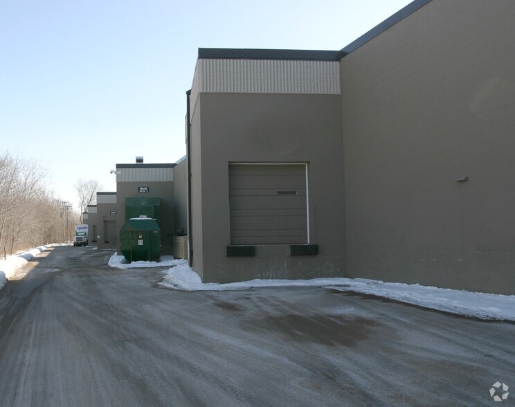 15300-15324 Minnetonka Industrial Rd, Minnetonka, MN à louer - Photo du bâtiment - Image 2 de 6
