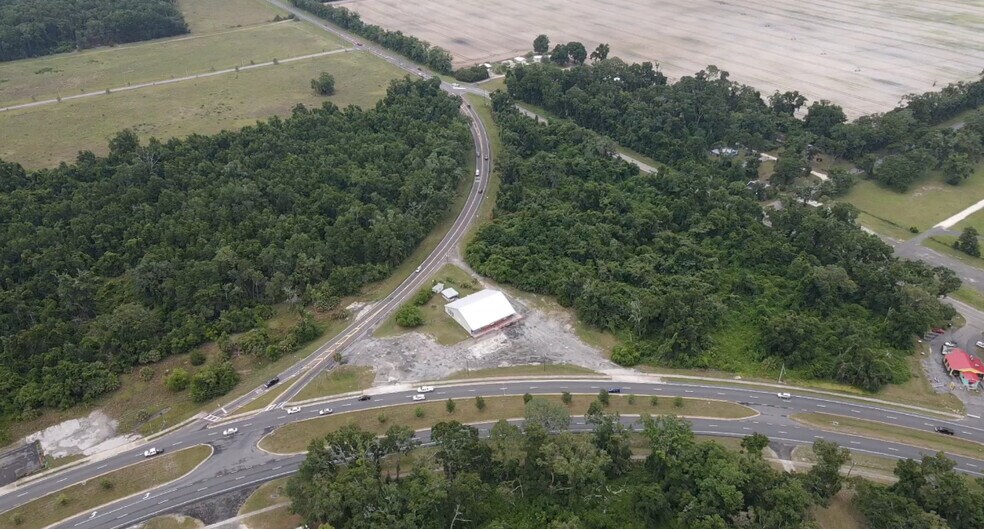 7200 US-19 Hwy, Fanning Springs, FL à vendre - Photo du bâtiment - Image 3 de 4