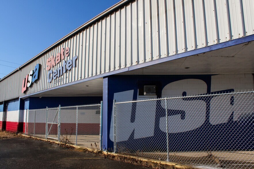 3909 Main St, Mishawaka, IN à vendre - Photo du bâtiment - Image 3 de 3