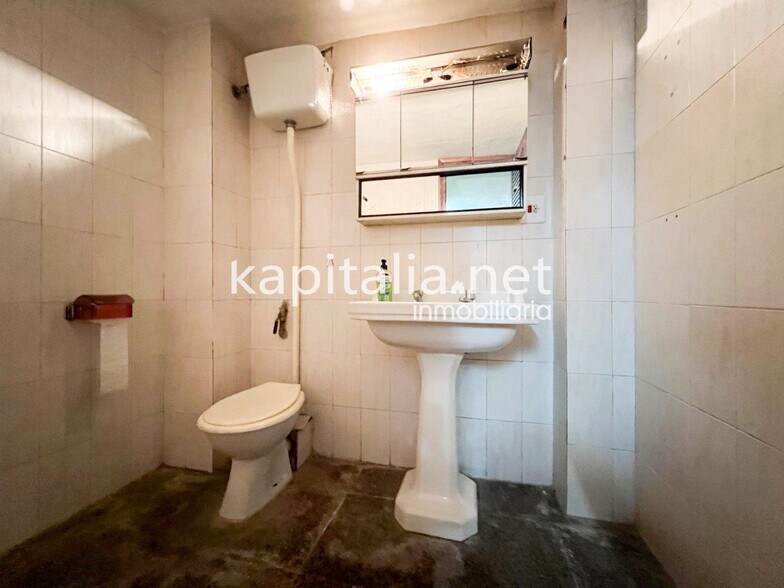 Commerce de détail dans Ontinyent, Valencia à vendre - Photo du bâtiment - Image 3 de 8