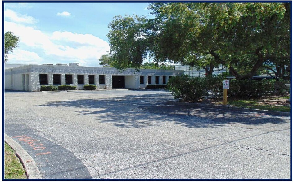 4913 W Laurel St, Tampa, FL à vendre - Photo principale - Image 1 de 33