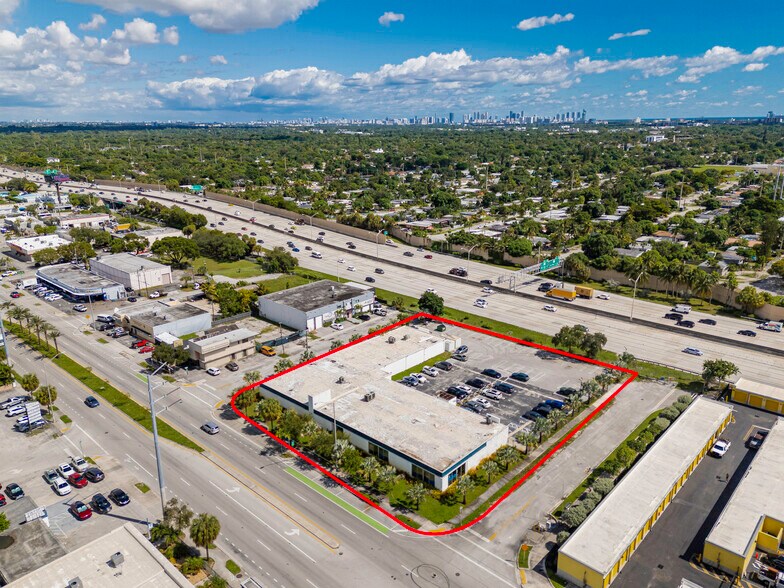 11575 NW 7th Ave, Miami, FL à vendre - Photo du bâtiment - Image 2 de 17
