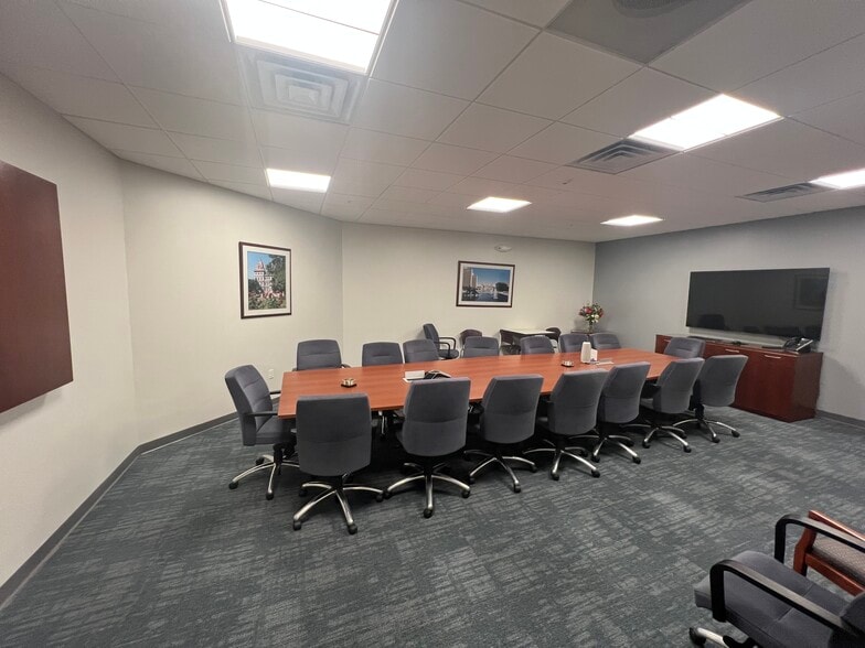 3 Winners Cir, Albany, NY for lease - Building Photo - Image 2 of 13