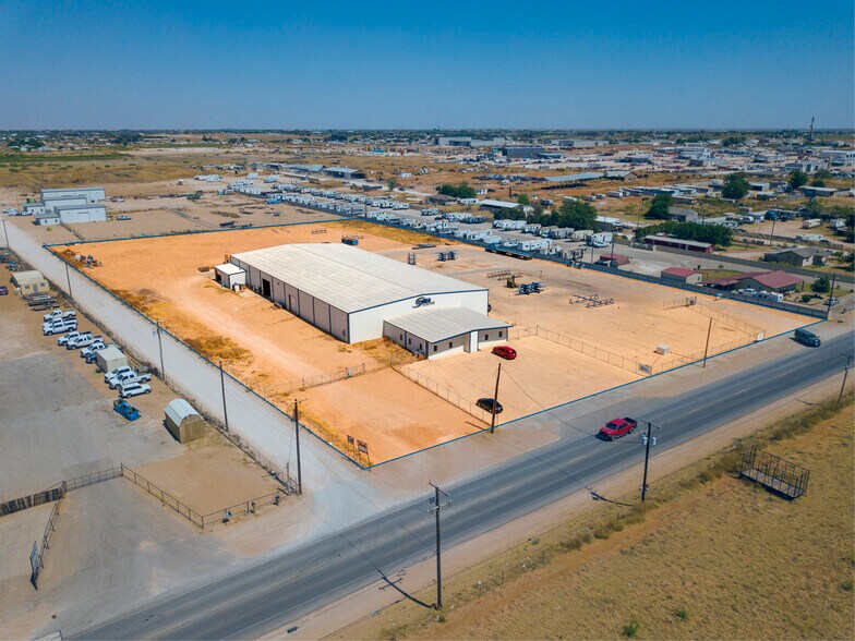 3707 S County Road 1210, Midland, TX à vendre - Photo du bâtiment - Image 2 de 13