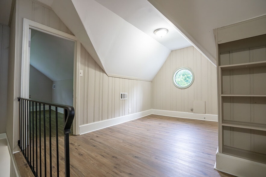 2107 Bolton Rd NW, Atlanta, GA à louer - Photo intérieure - Image 3 de 8