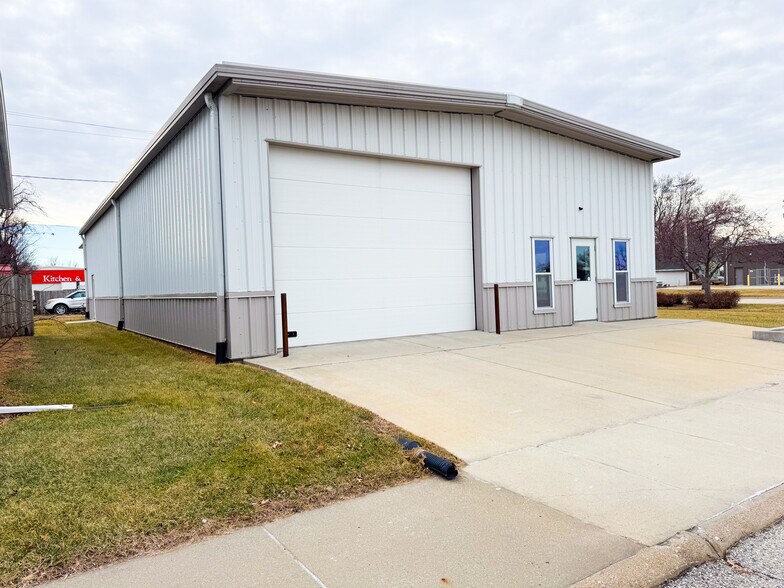108 W Hammond St, Red Oak, IA à vendre - Photo du bâtiment - Image 2 de 17