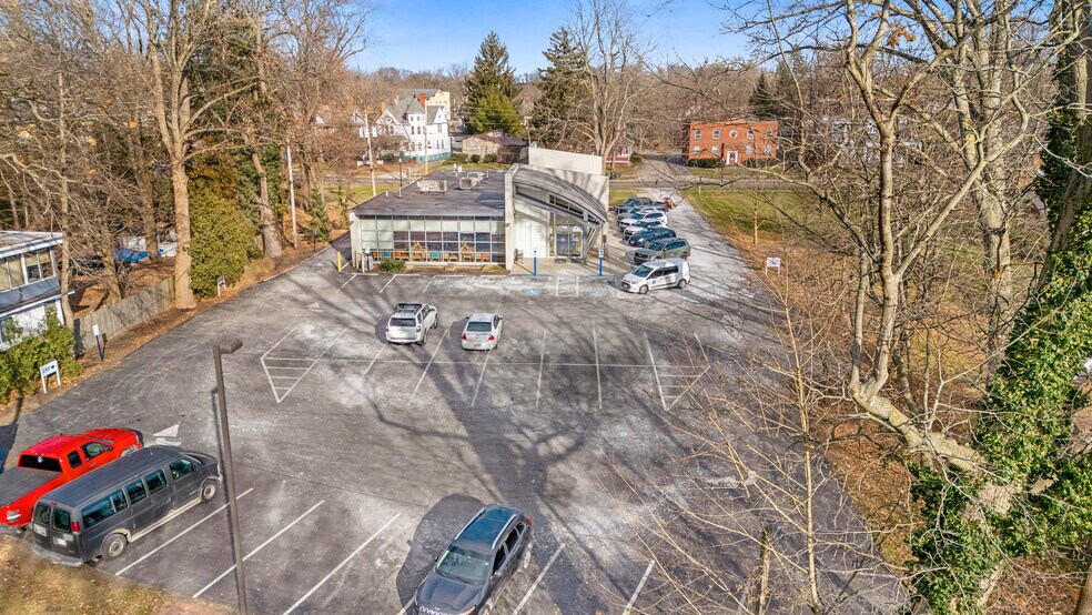 661 Mahoning Ave NW, Warren, OH for sale - Building Photo - Image 2 of 10