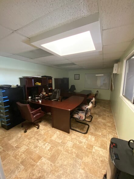 220 Puuhale Rd, Honolulu, HI for lease - Building Photo - Image 3 of 8