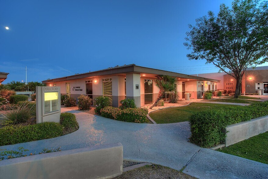 7200 W Bell Rd, Glendale, AZ à louer - Photo du bâtiment - Image 2 de 6