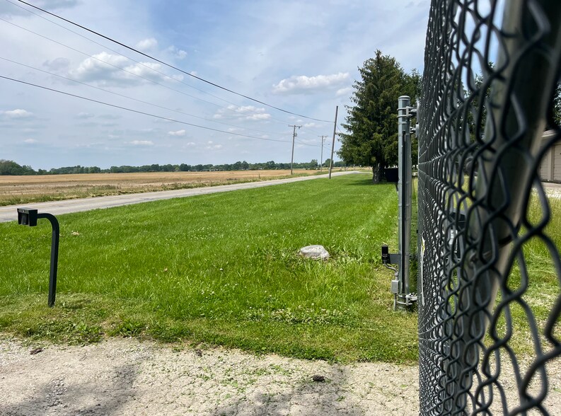 1380 N 300 E, Anderson, IN à vendre - Photo du bâtiment - Image 3 de 5