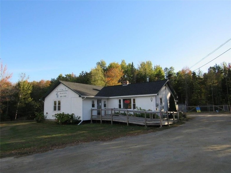 251 Main Rd, Holden, ME à vendre - Photo principale - Image 1 de 1