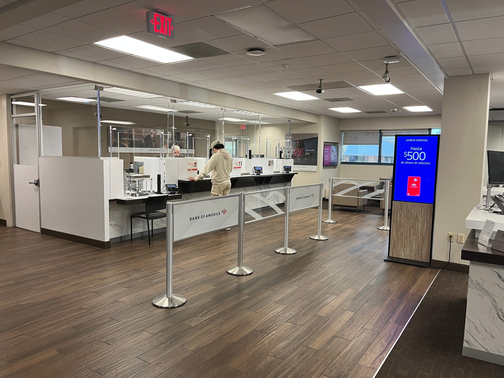 2700 W Dr Martin Luther King Jr Blvd, Tampa, FL for lease Interior Photo- Image 1 of 5