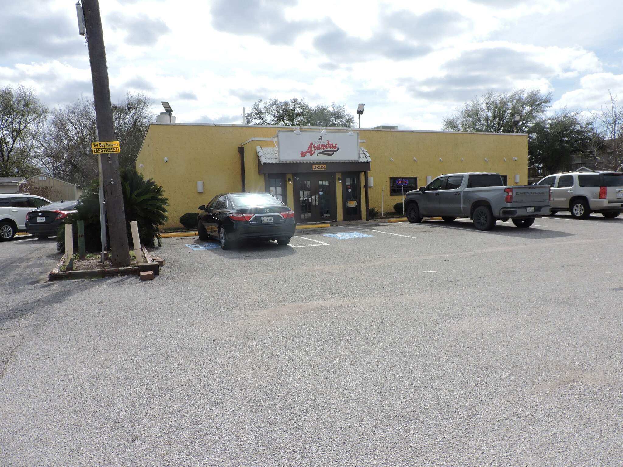 2828 Southmore Ave, Pasadena, TX for lease Primary Photo- Image 1 of 21