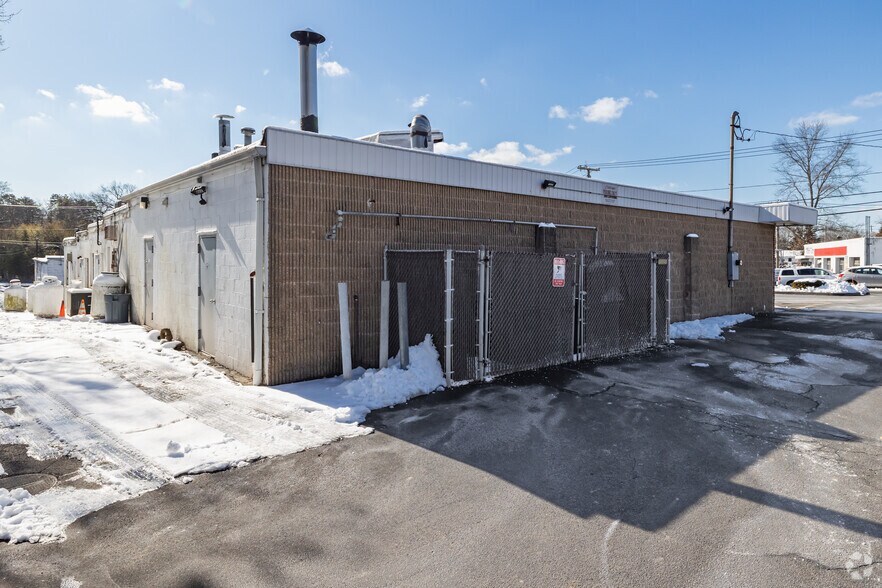 409-419 Lake Ave, Nesconset, NY à vendre - Photo du bâtiment - Image 3 de 5