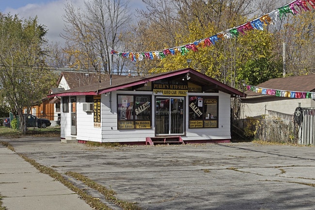 More details for 973 Lakeshore Rd E, Mississauga, ON - Retail for Lease