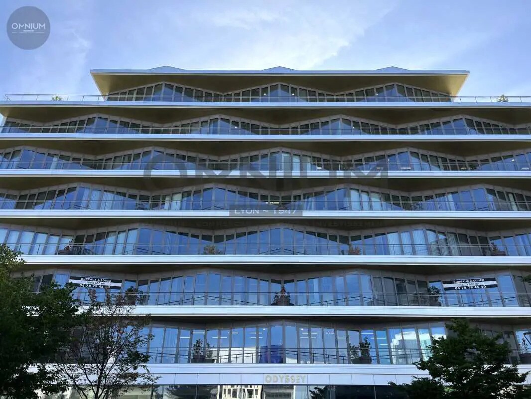 Office in Vénissieux for lease Building Photo- Image 1 of 2