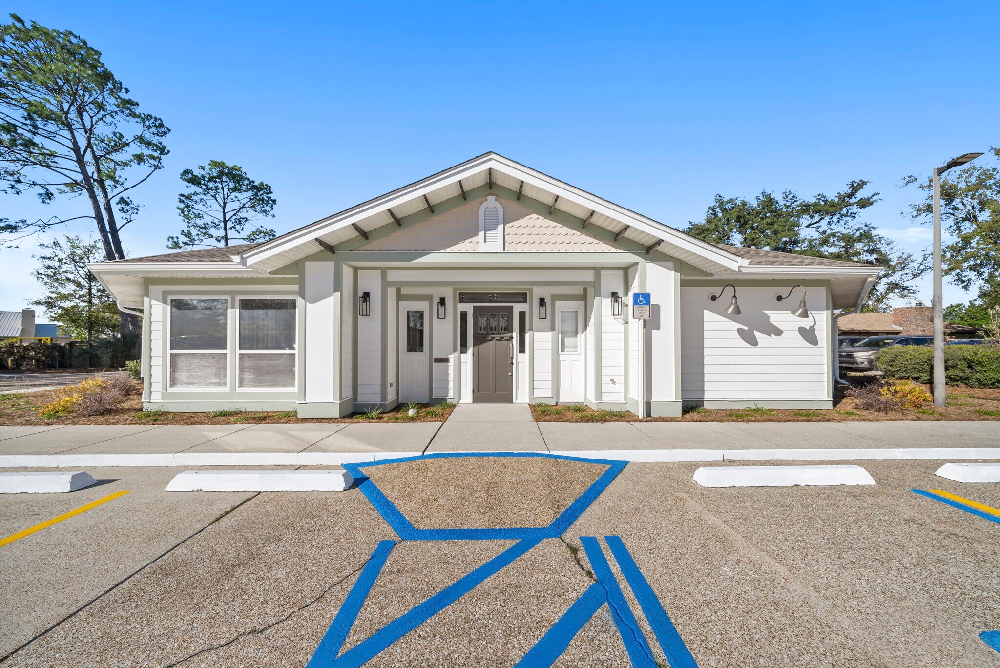 2567 Huntcliff Ln, Panama City, FL for lease Primary Photo- Image 1 of 24