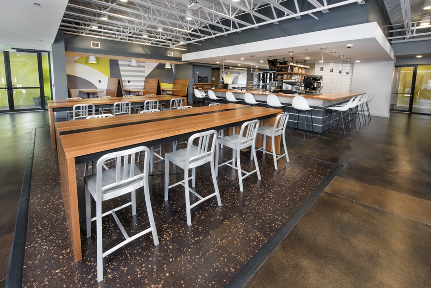 200 Executive Center Dr, Greenville, SC for lease - Interior Photo - Image 2 of 3