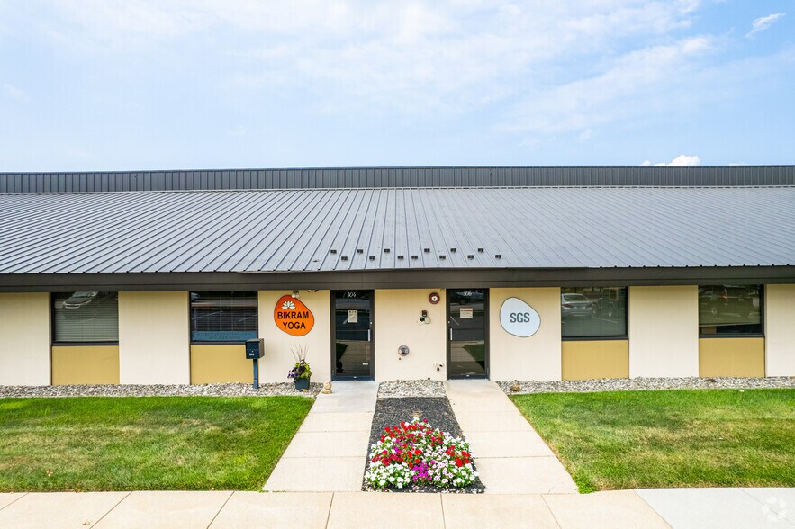 15-35 E Uwchlan Ave, Exton, PA à louer - Photo du bâtiment - Image 3 de 7